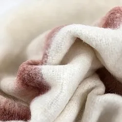 Plaid en mélange de laine - Miranda (rose)