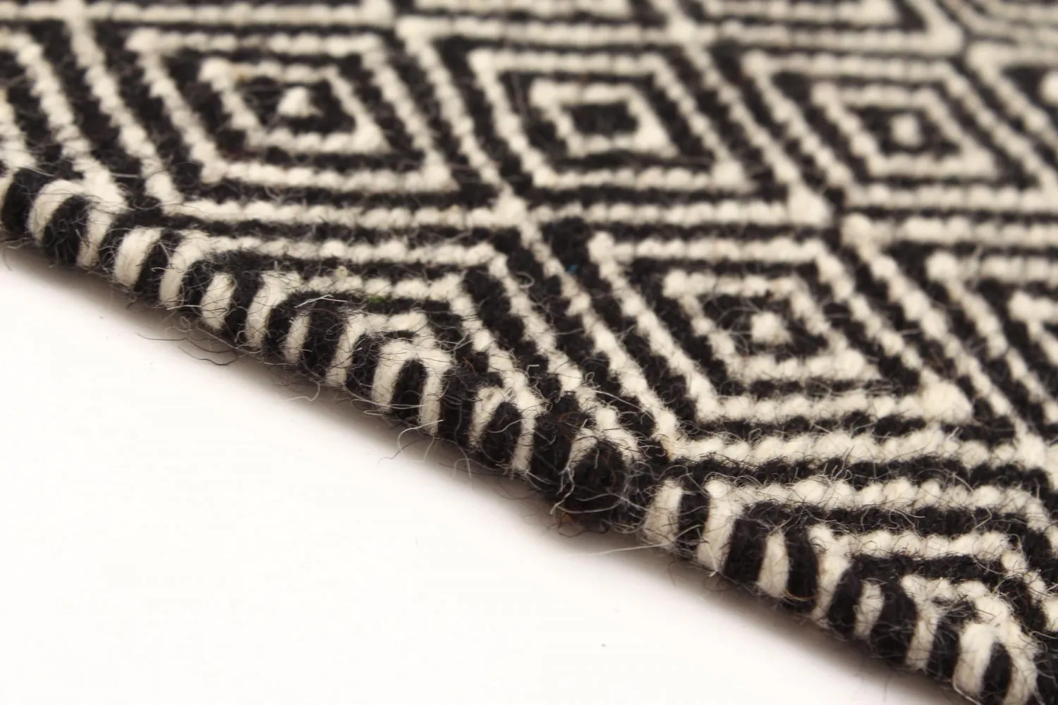 Tapis en laine - Varella (noir/blanc)