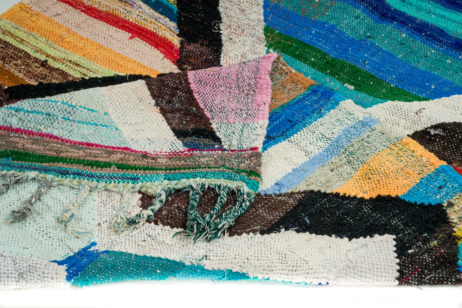 Tapis berbère marocain Boucherouite 135 x 235 cm