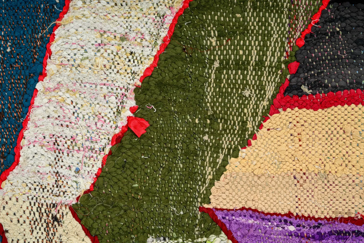 Tapis berbère marocain Boucherouite 140 x 250 cm