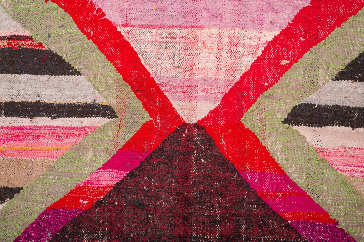 Tapis berbère marocain Boucherouite 135 x 245 cm