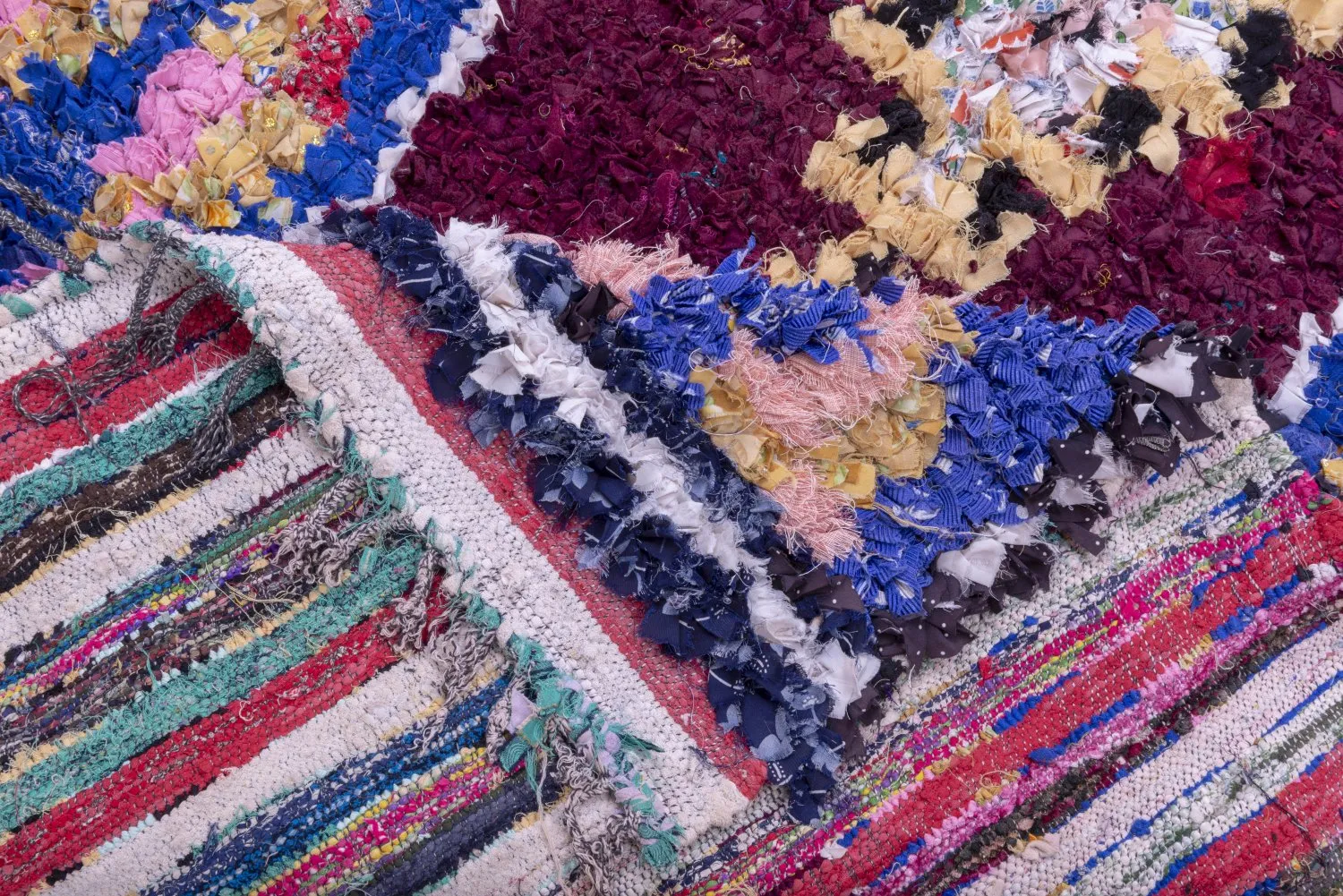 Tapis Marocain Berbère Boucherouite 245 x 135 cm