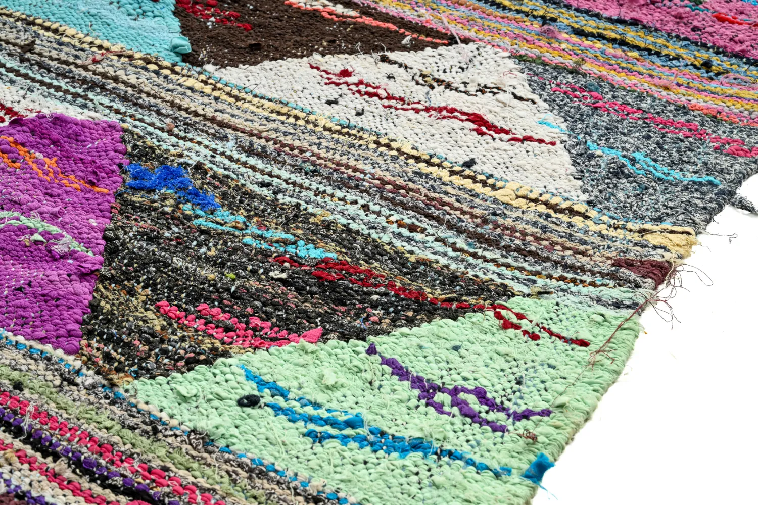 Tapis berbère marocain Boucherouite 135 x 235 cm