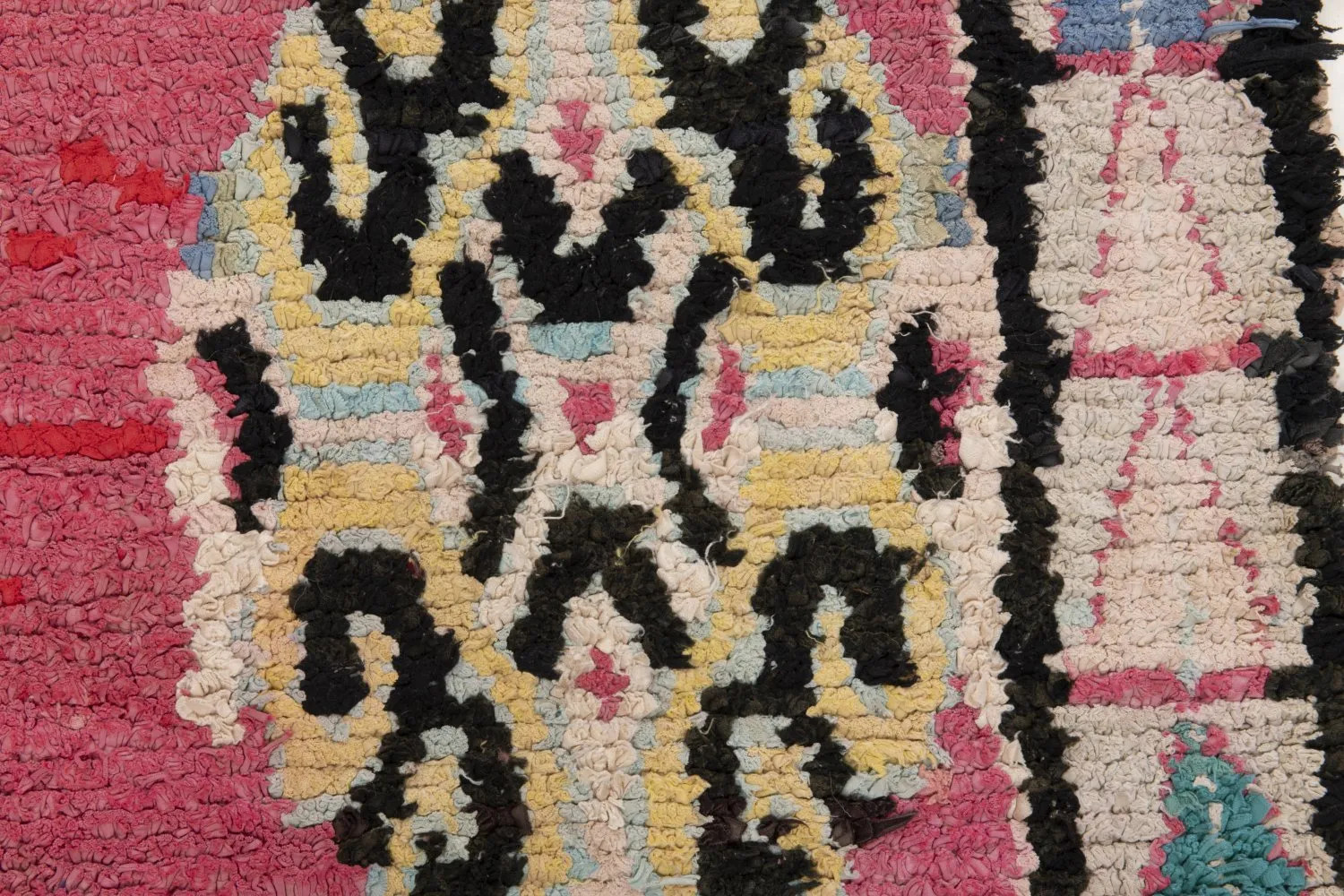 Tapis Marocain Berbère Boucherouite 240 x 105 cm