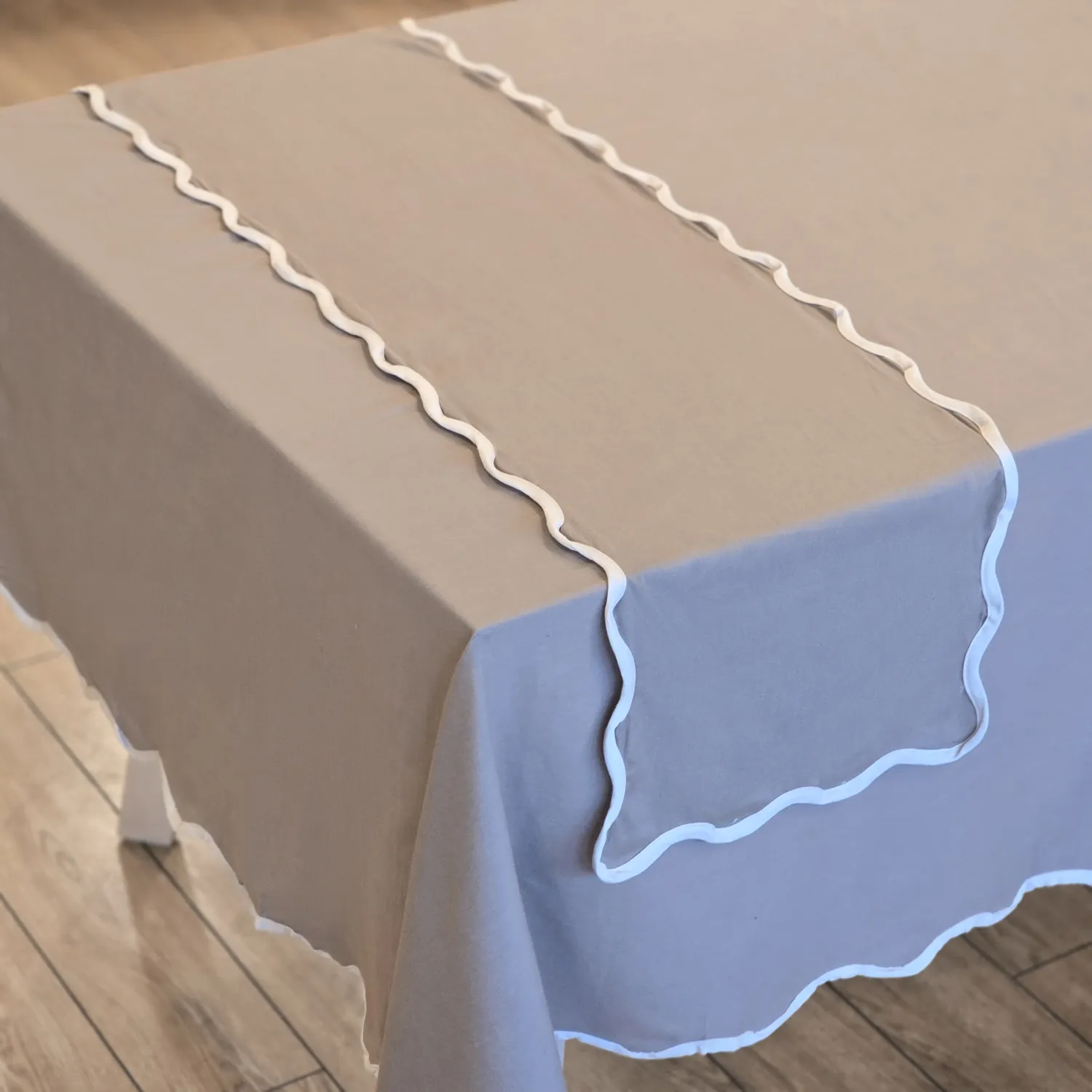 Chemins de table - Yrsa (beige foncé)