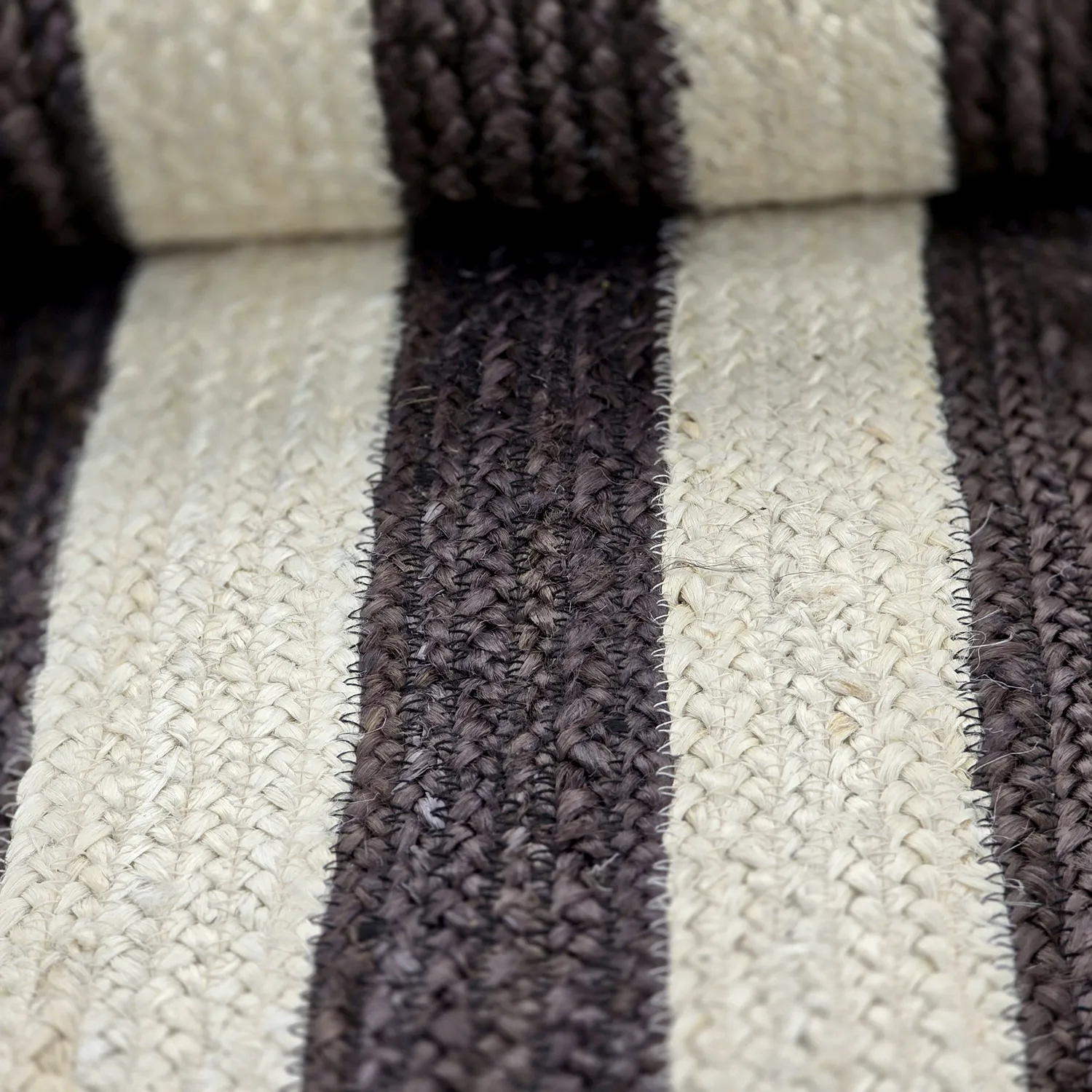 Tapis chanvre - Jessore (taupe foncé/blanc)