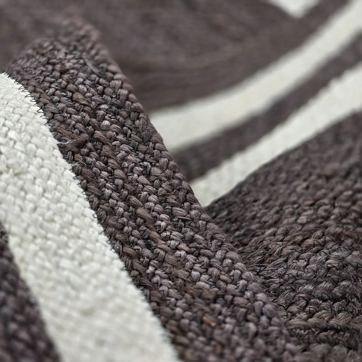 Tapis chanvre - Jessore (taupe foncé/blanc)