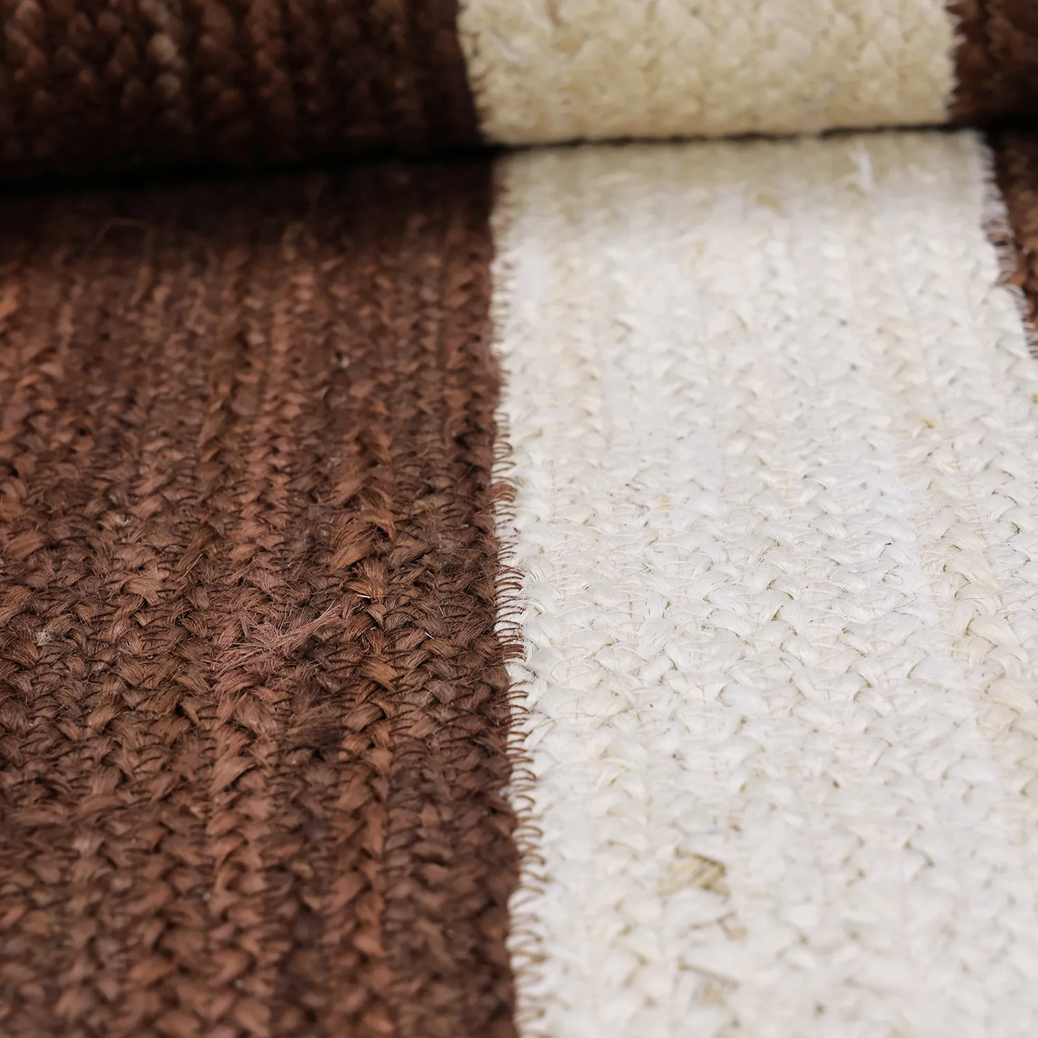 Tapis chanvre - Senaki (marron/blanc)