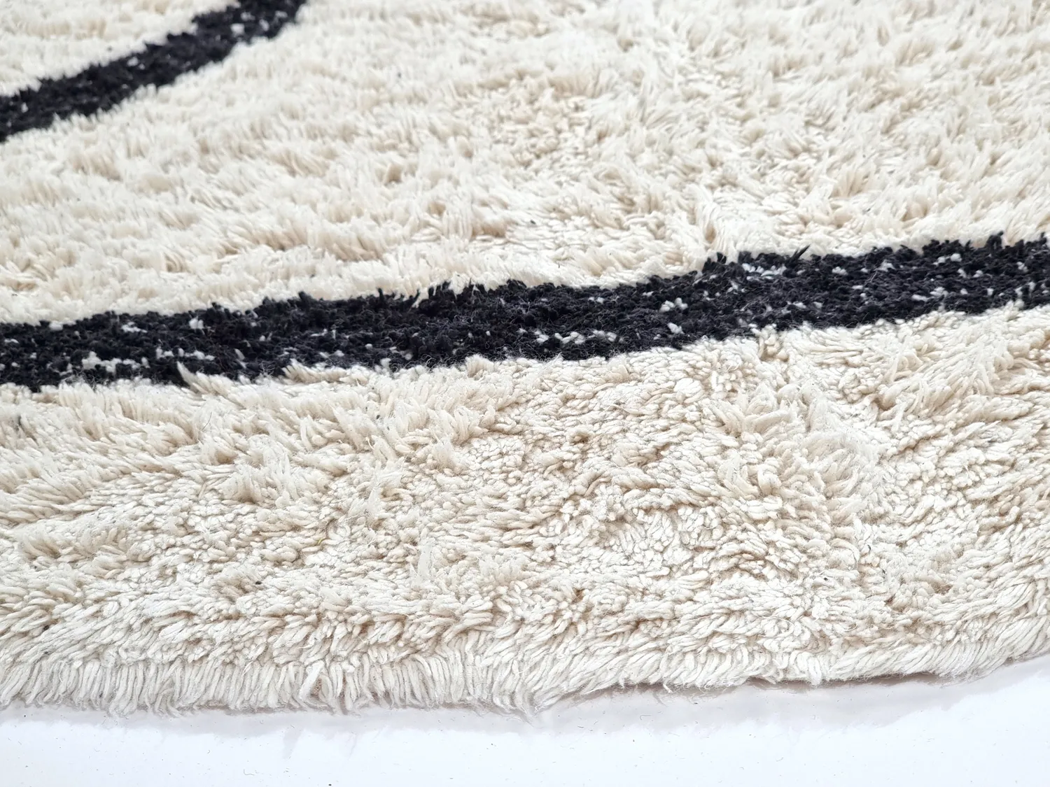 Tapis rond - Bavello Natural Cotton Shaggy (blanc cassé/noir)