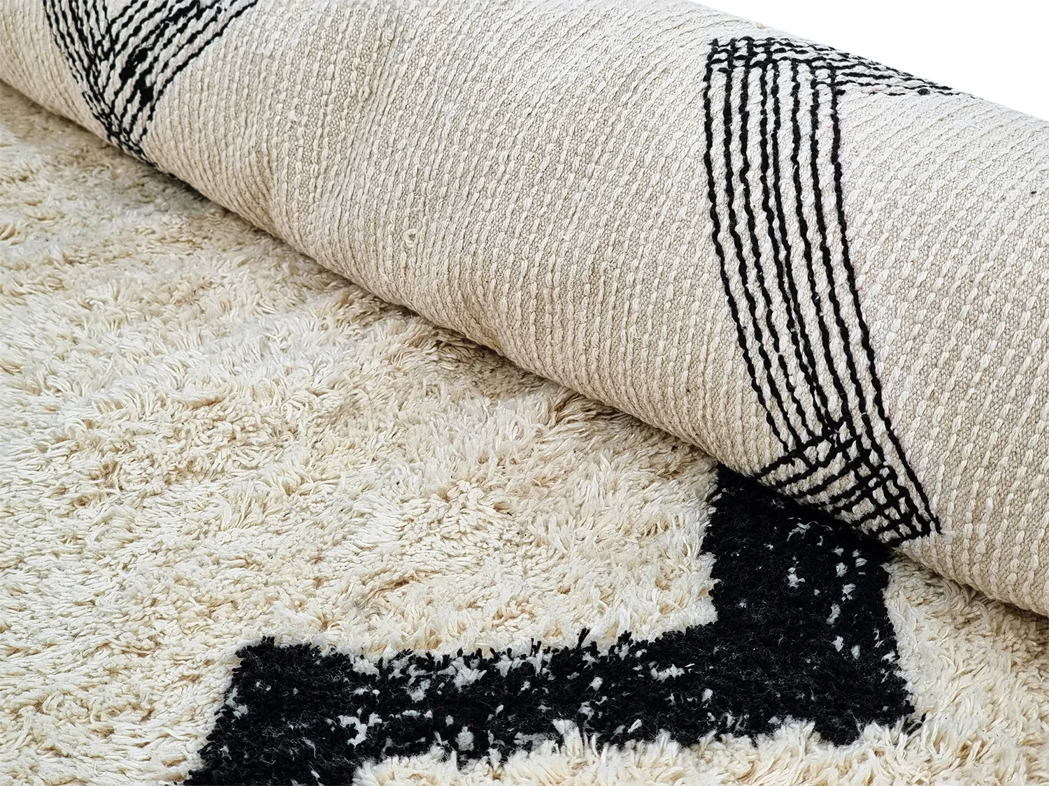 Tapis rond - Chablis Natural Cotton Shaggy (blanc cassé/noir)