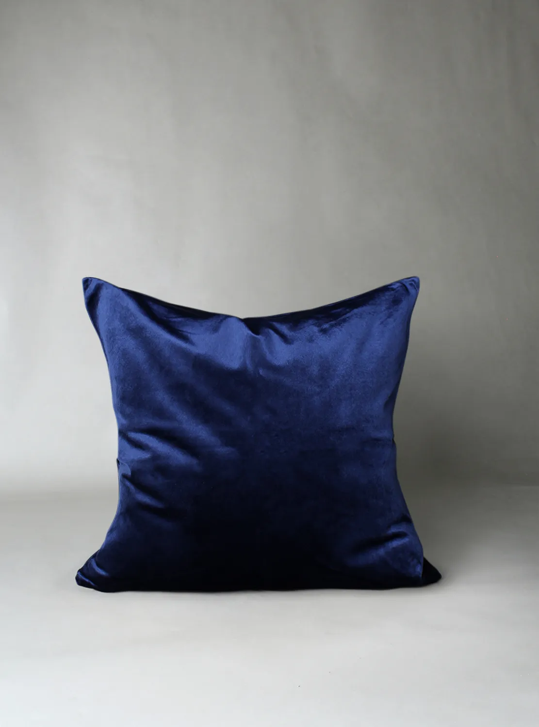 Housse de coussin Marlyn en velours (bleu foncé)