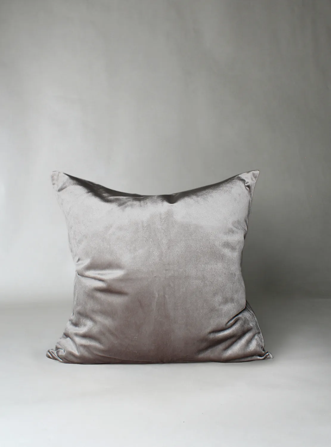 Housse de coussin Marlyn en velours (gris clair)