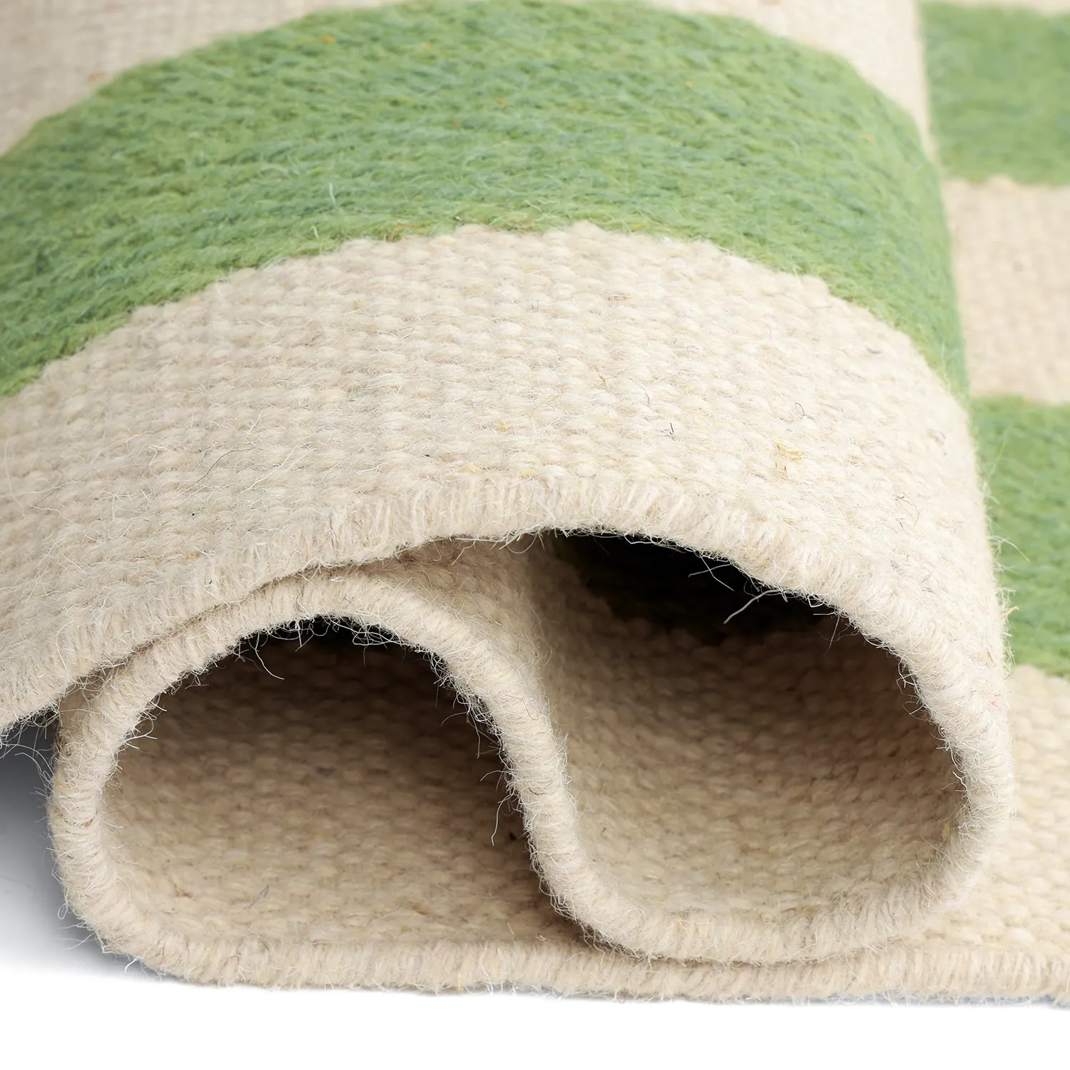 Tapis en laine irrégulière - Kystaro (crème/vert/rouge)
