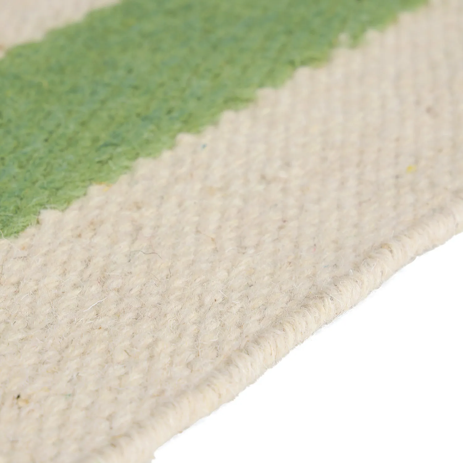 Tapis en laine irrégulière - Kystaro (crème/vert/rouge)