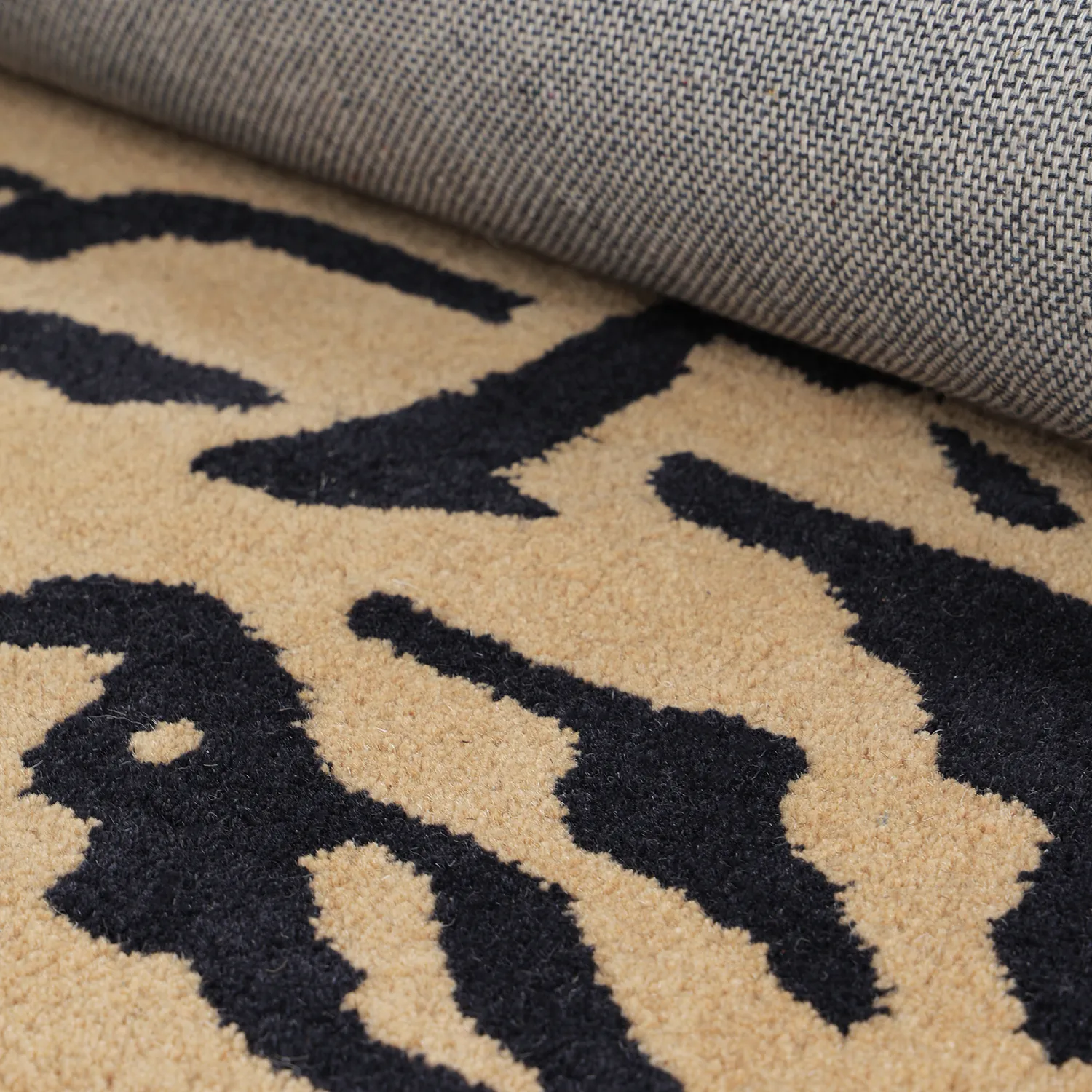 Tapis shaggy - Zebra Tufted Wool Premium (beige/noir)