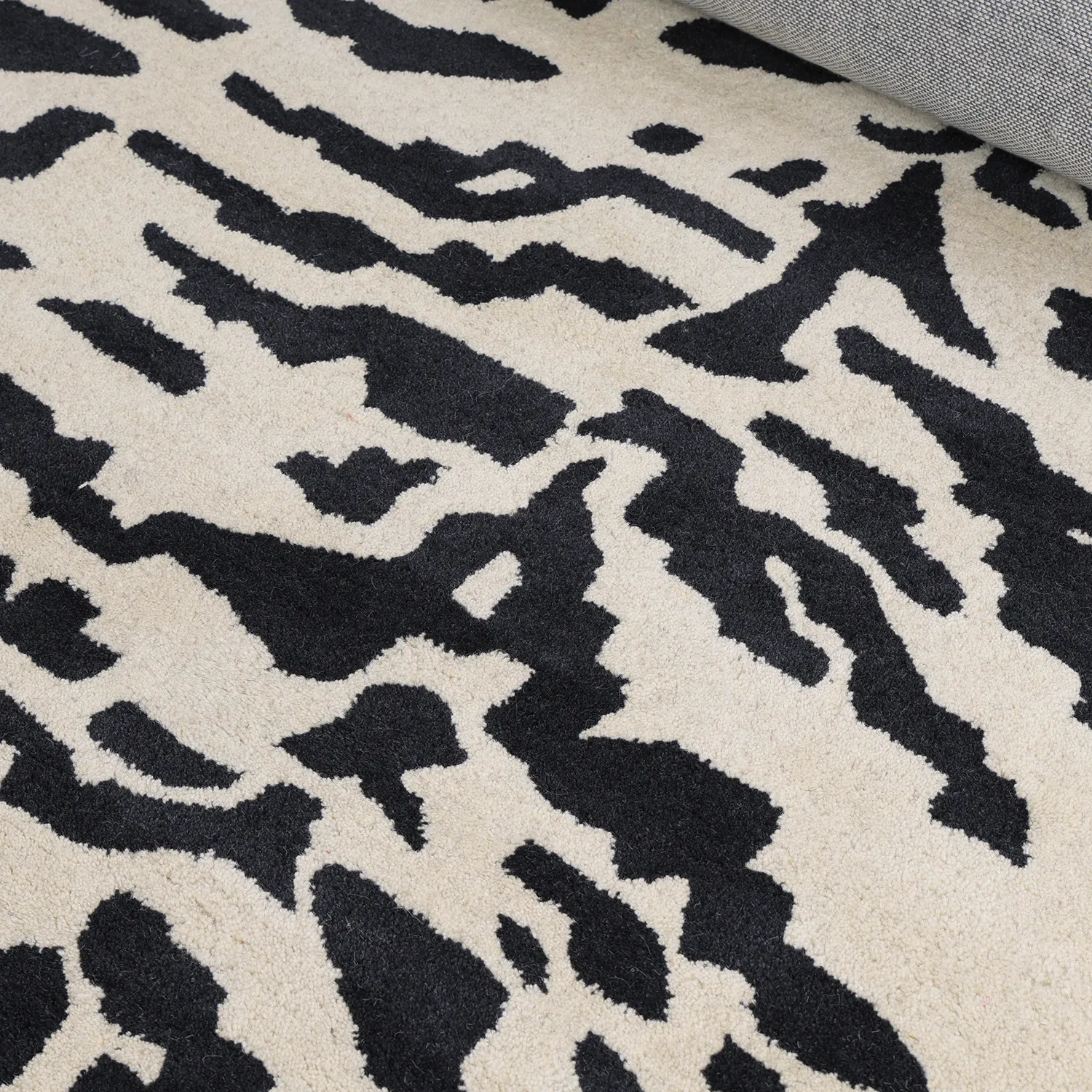 Tapis shaggy - Zebra Tufted Wool Premium (blanc/noir)