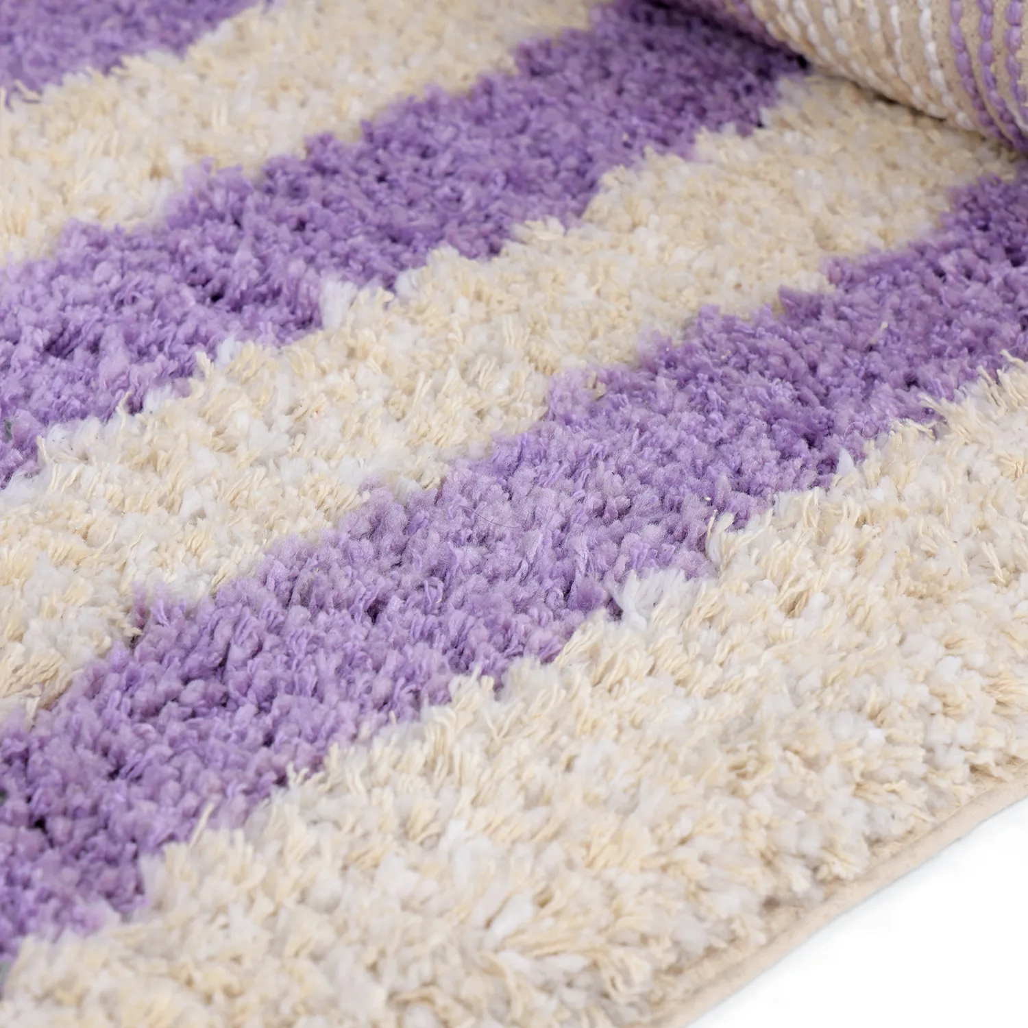 Tapis shaggy - Thira Stripe Cotton Shaggy (crème/violet clair)