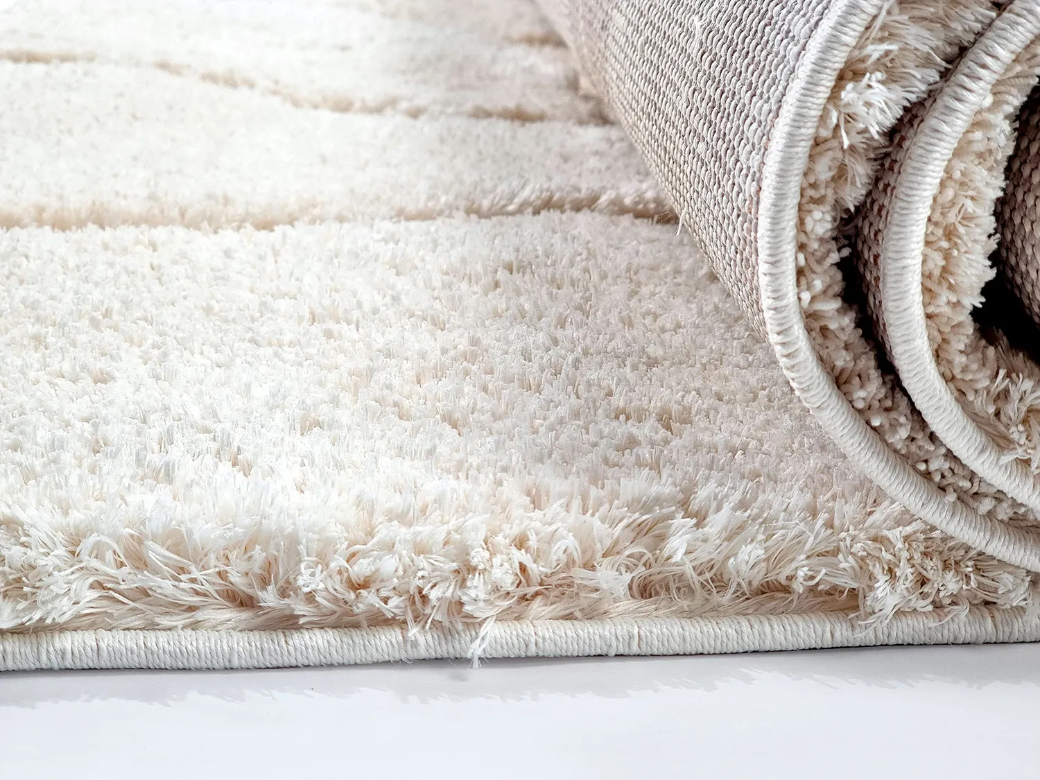 Tapis à poils longs - Ada (blanc cassé)