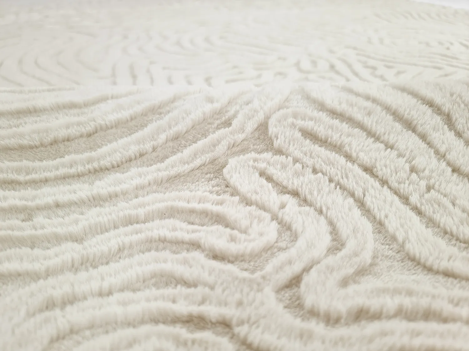 Tapis à poils longs - Amora (blanc cassé)
