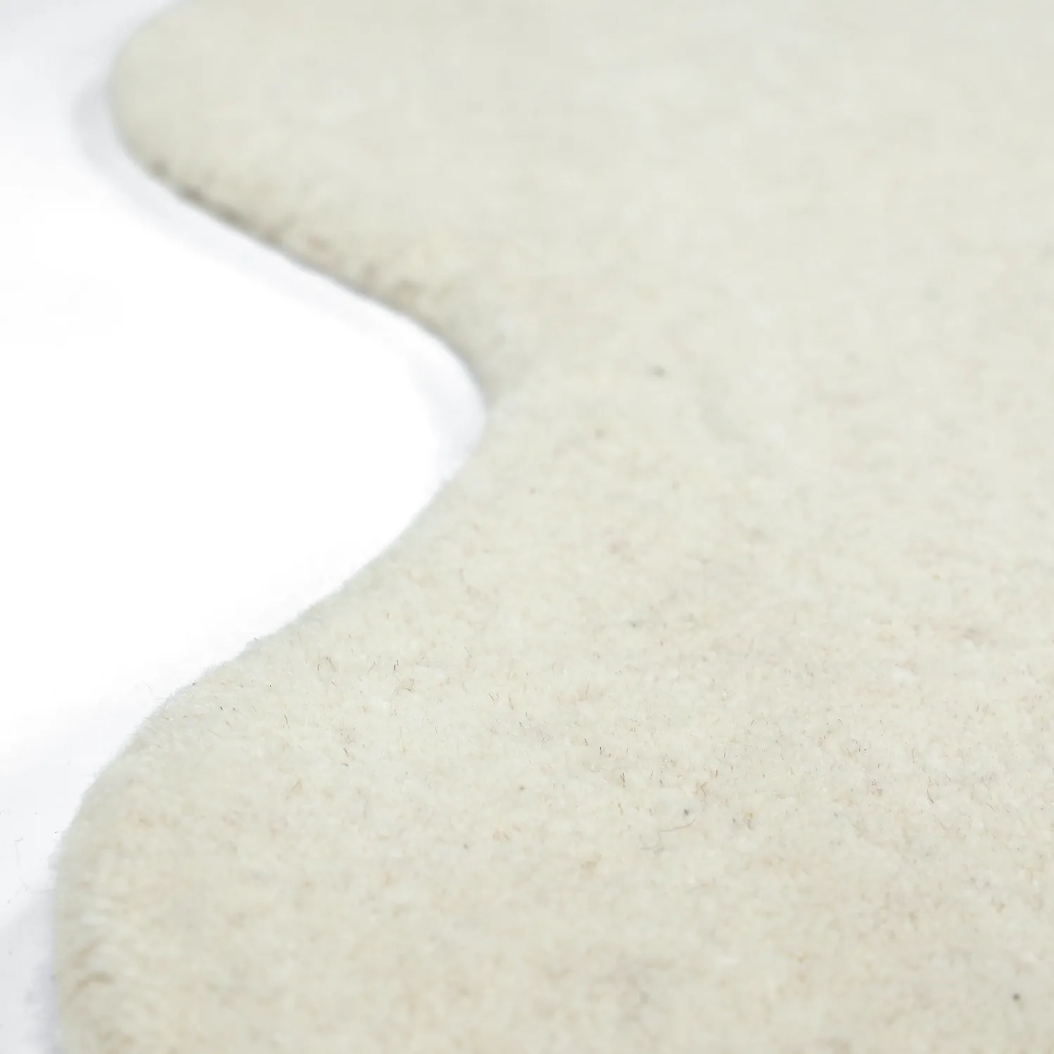 Tapis en laine ondulée - Diu Hand Tufted Wool Premium (blanc)
