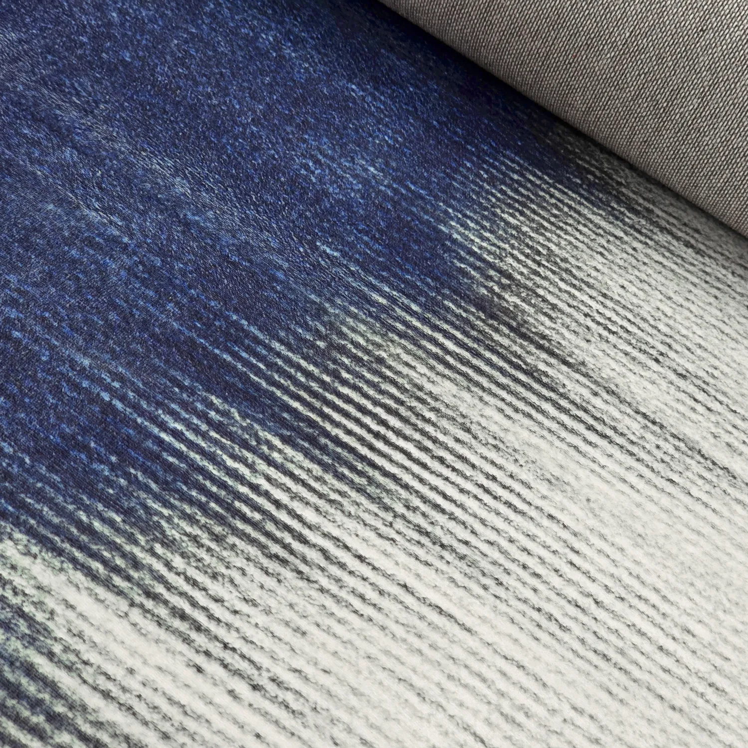 Tapis Wilton - Cara (blanc/bleu foncé)