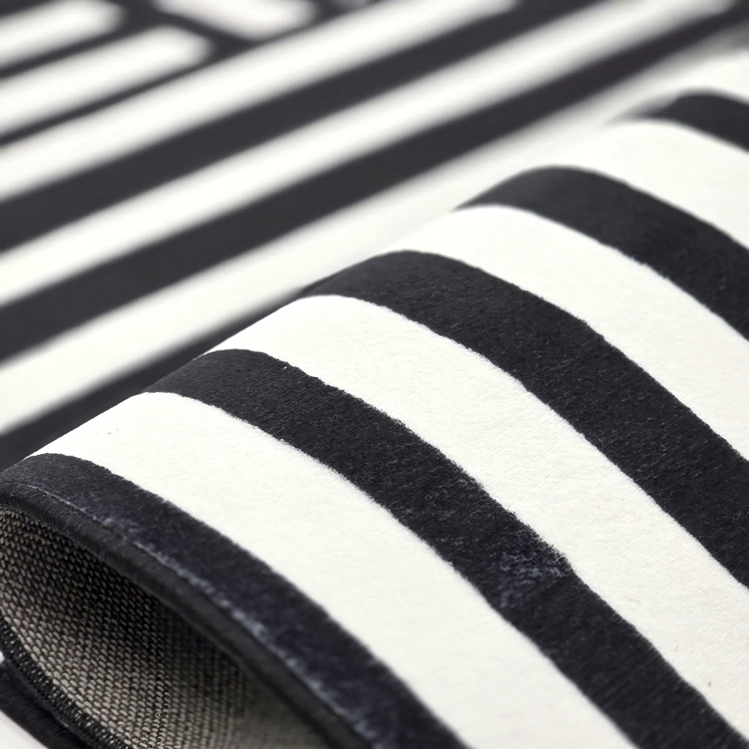 Tapis Wilton - Joma (noir/blanc)