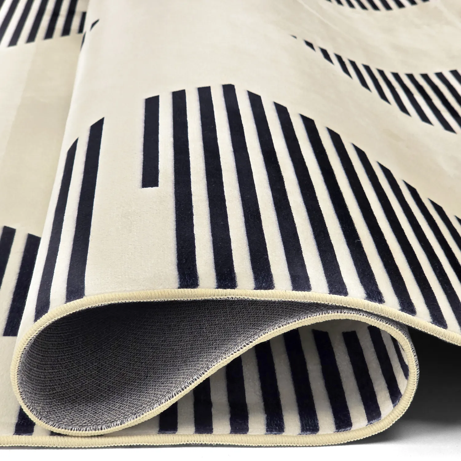 Tapis Wilton - Pucon (noir/crème)